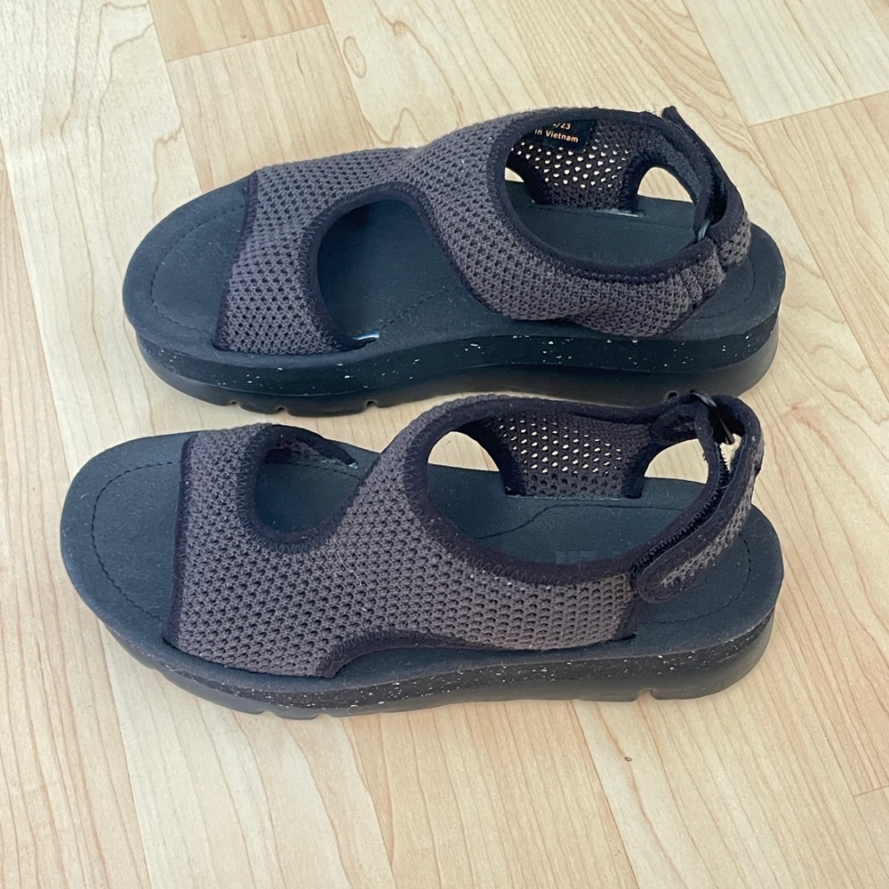 Camper Black Platform Sandals - Picture 2 of 11